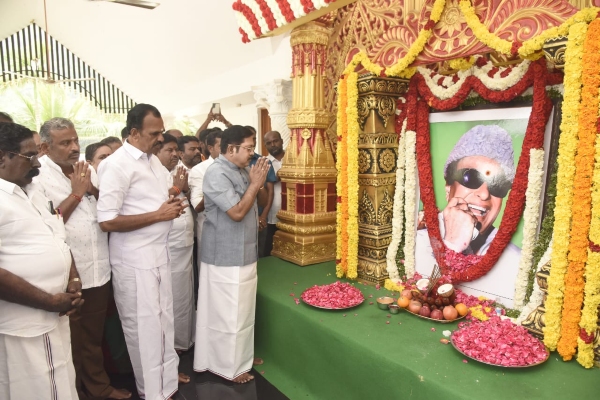 Edappadi Palaniswami led aiadmk party has become weak?