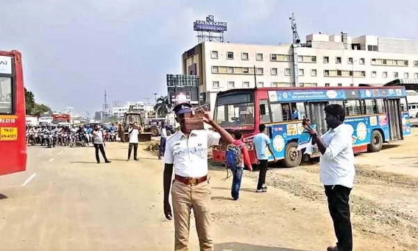 This morning, suddenly, people jumped into protest at kilambakkam bus stand 