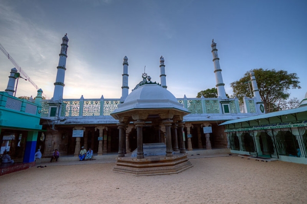 Is Keelakarai Old Jumma mosque is built over Hindu Temple - Let analyse the fact Is Keelakarai Old Jumma mosque is built over Hindu Temple - Let analyse the fact