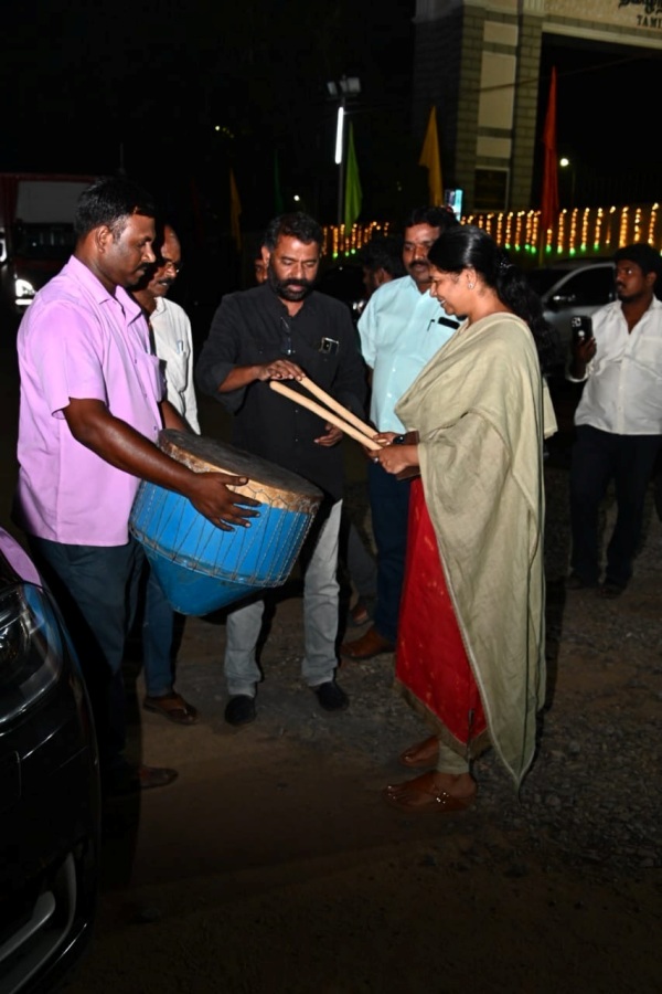 Kanimozhi played drums when she inspected Chennai Sangam Festival which will begin today