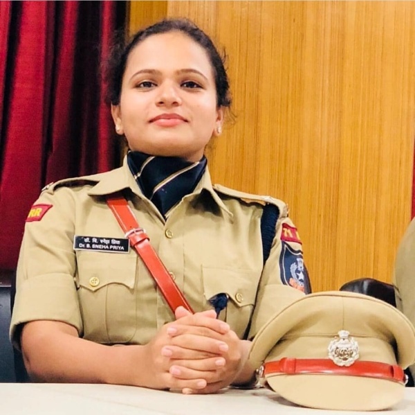 Bhukya Sneha Priya and Sasi Mohan appointed as SPs of Tamil Nadu anti-terror squads Bhukya Sneha Priya and Sasi Mohan appointed as SPs of Tamil Nadu anti-terror squads