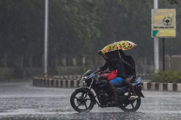 Met informed that there is a possibility of light rain in Tamil Nadu today 