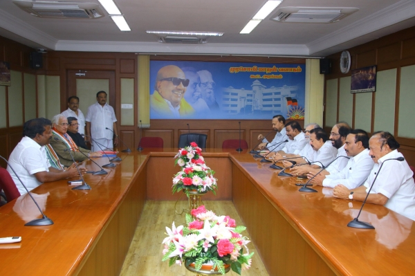 What did congress leaders said after seat sharing talks with DMK