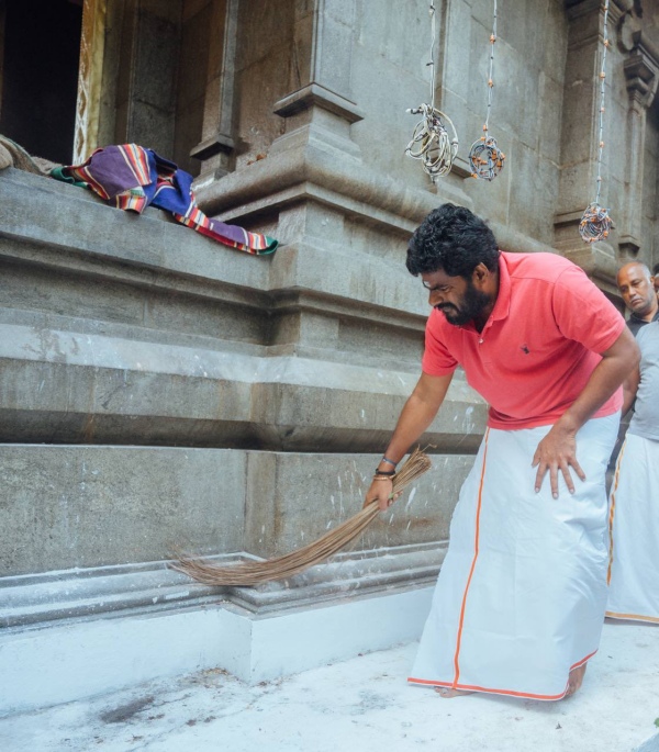 Annamalai cleaned and washed temple in chennai after PM Modis instructions