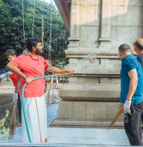 Annamalai cleaned and washed temple in chennai after PM Modis instructions