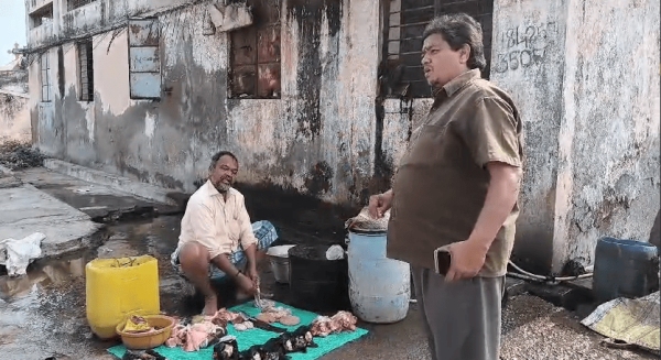 Vaniyambadi Mutton Shop and old meat sales issue auto driver argument with Tirupattur shop owner