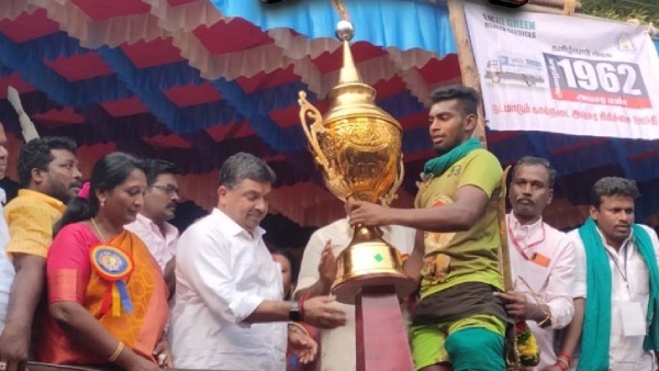 Avaniyapuram jallikattu player karthik has overcome poverty with talent