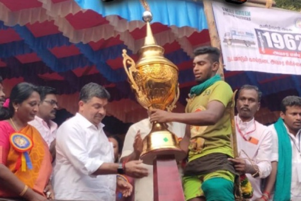 Avaniyapuram karthick demanded Tamil Nadu government that we dont want a car Avaniyapuram karthick demanded Tamil Nadu government that we dont want a car