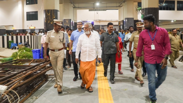 What are the facilities at kilambakkam Bus terminus