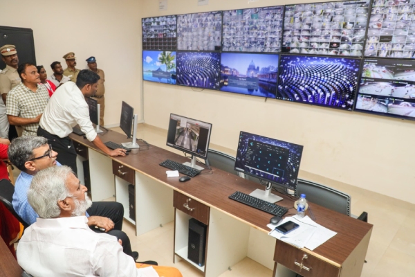 What are the facilities at kilambakkam Bus terminus