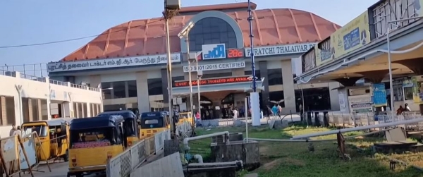 Koyambedu bus station auto drivers are worried as passengers are not come 
