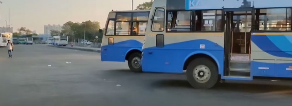 Koyambedu bus station auto drivers are worried as passengers are not come 