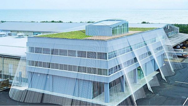 Do you know why a 7.6 magnitude earthquake in Japan did not collapse a single building? 