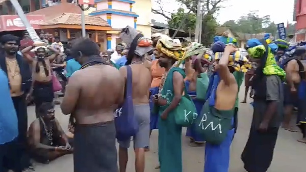  Tamil Nadu Ayyappa Devotees hold protest in Kerala Erumeli