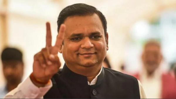 Shiv Sena MLAs disqualification case: Maharashtra Speaker to give verdict tomorrow 