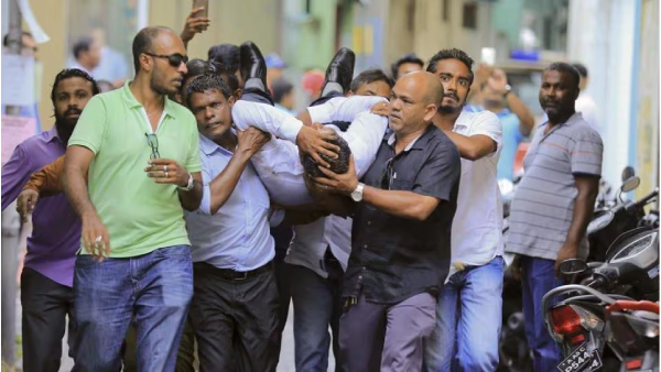  Unruly scenes at Maldives parliament ruling alliance clashes with opposition lawmakers