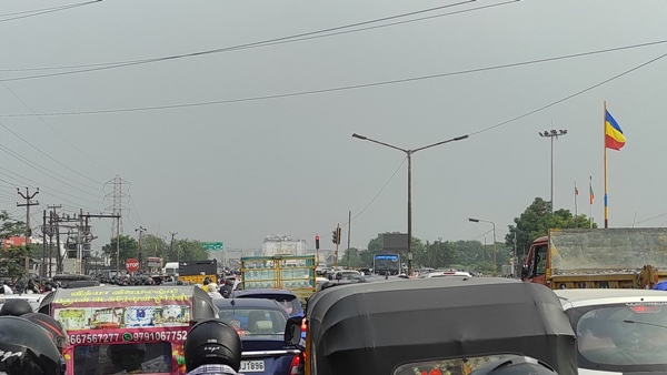  Pallikaranai, Madipakkam will become super if U-turns are constructed : Motorists requests Tambaram police 