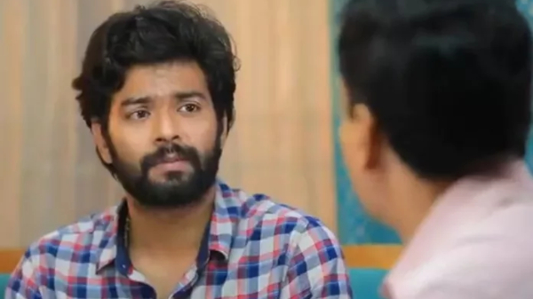 Baakiyalakshmi Serial january 2rd episode Ezhil consoles Amritha crying 