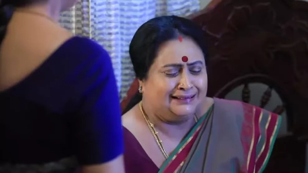 Baakiyalakshmi Serial january 2rd episode Ezhil consoles Amritha crying 
