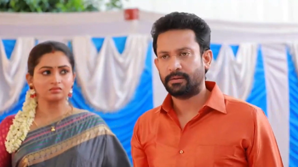 tamilum saraswathiyum serial January 3rd episode Rohini calls the Gothai family to name her child