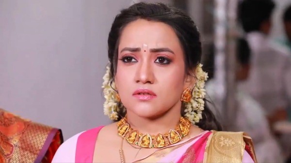 tamilum saraswathiyum serial January 3rd episode Rohini calls the Gothai family to name her child