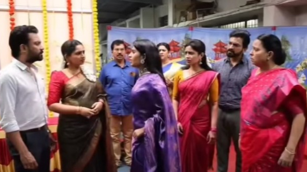 tamilum saraswathiyum serial January 12th episode Meghna is shocked that Tamil is Saraswathi husband tamilum saraswathiyum serial January 12th episode Meghna is shocked that Tamil is Saraswathi husband