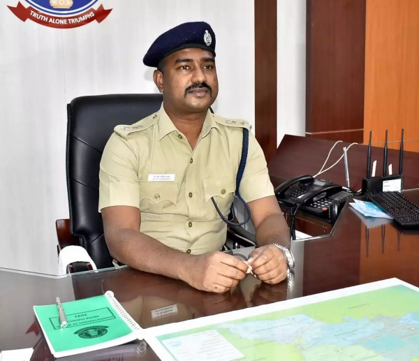 Bhukya Sneha Priya and Sasi Mohan appointed as SPs of Tamil Nadu anti-terror squads Bhukya Sneha Priya and Sasi Mohan appointed as SPs of Tamil Nadu anti-terror squads