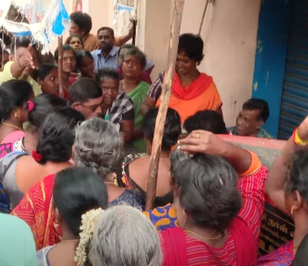 People are upset over dmk government for did not get Pongal gift Rs 1000 token