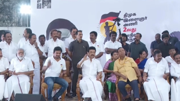 MK Stalin reaches salem to attend DMK youth wing conference