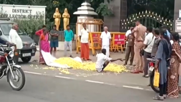 Salem traffic police fined Rs.10,000 and filled case against the man who carried flower in his car