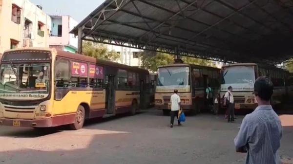 ADMK workers union accuse that Tempo drivers run Goverment bus due to strike 