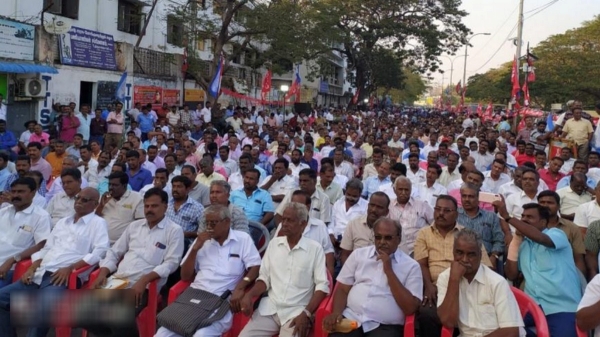 TN govt issued memo to the transport workers who are on strike seeking an explanation 