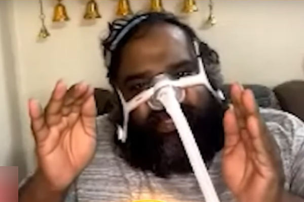 Ravindar did Biggboss Review with oxygen mask Ravindar did Biggboss Review with oxygen mask