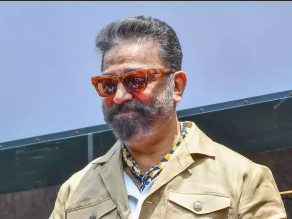 bigg boss Kamal Haasan on the stage and is being teased by kuraishi and pugazh 