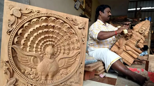 Do you know who carved the doors of Ayodhya Temple? 