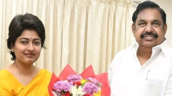 Gayathri Raghuram meets Edapadi Palanisamy joined AIADMK