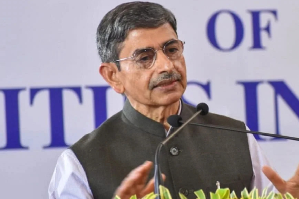 The circular says that students can attend only if they participate in the Governors program at Anna University