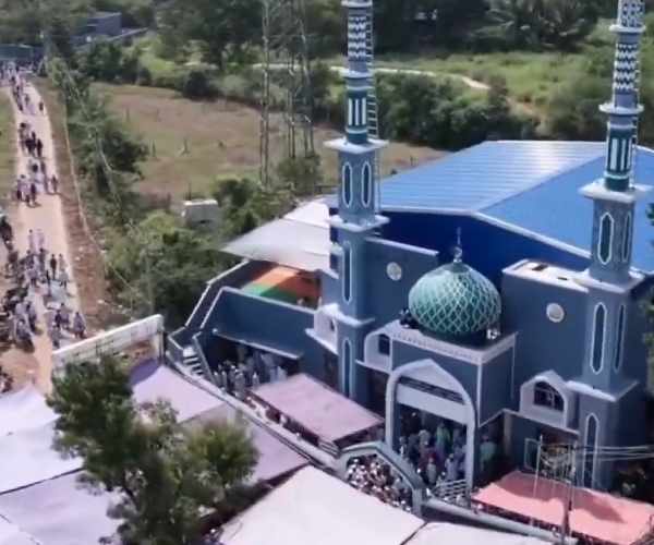  Sivagangai Hindus greet the opening ceremony of the mosque and gave gifts to Muslims