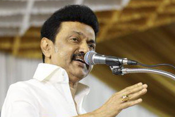 Will Mamata Banerjee and Aam Aadmi decision against India alliance help PM Modi in Lok Sabha 2024? 