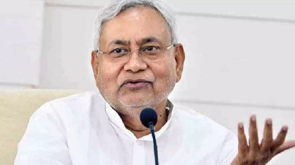 Nitish Kumar hold discussion to dissolve Bihar assembly? to Return to BJP lead NDA?