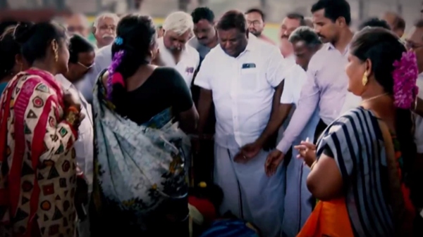 Kilambakkam snacks seller 300 womens request to minister sivasankar in Kilambakkam Bus Stand 