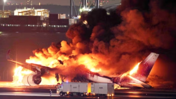 Passengers on a Japan Airlines flight were well behaved amid a biggest crash in the runway 