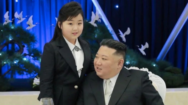 Why North Korea President Kim Jong un often seen with his daughter in public function? details here Why North Korea President Kim Jong un often seen with his daughter in public function? details here
