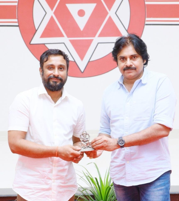  Ambati Rayudu meets Jana sena chief Pawan Kalyan after quit YSRCP