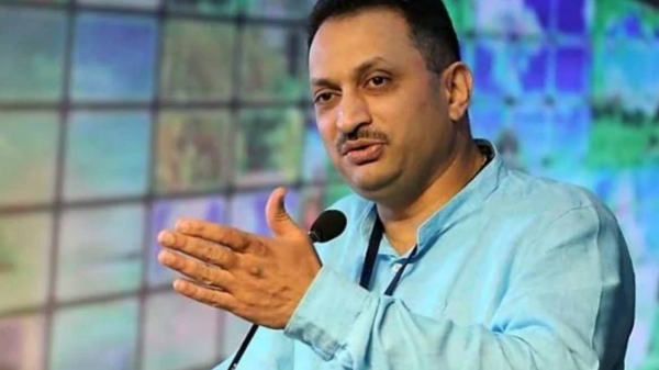Former PM Indira Gandhi and his son Sanjay Gandhi died due to cow slaughter curse, says BJP MP Anantkumar Hegde 