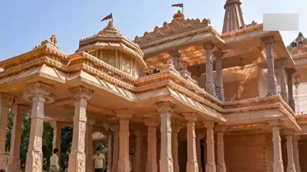 Ram Mandir Inauguration: The poojas begun with a grand manner in Ayodhya. 