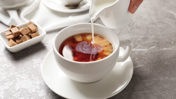 Drinking 3 cups of tea a day may offer the most evident anti-ageing benefits, says China study 