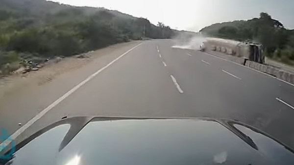 Video of another shocking accident from Thoppur Kanavai: Recorded in car dashboard 