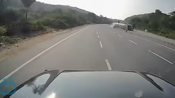 Video of another shocking accident from Thoppur Kanavai: Recorded in car dashboard 