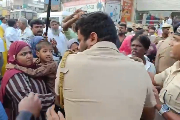 Vanni arasu condemn Police DC Pawankumar for attacking in protest 